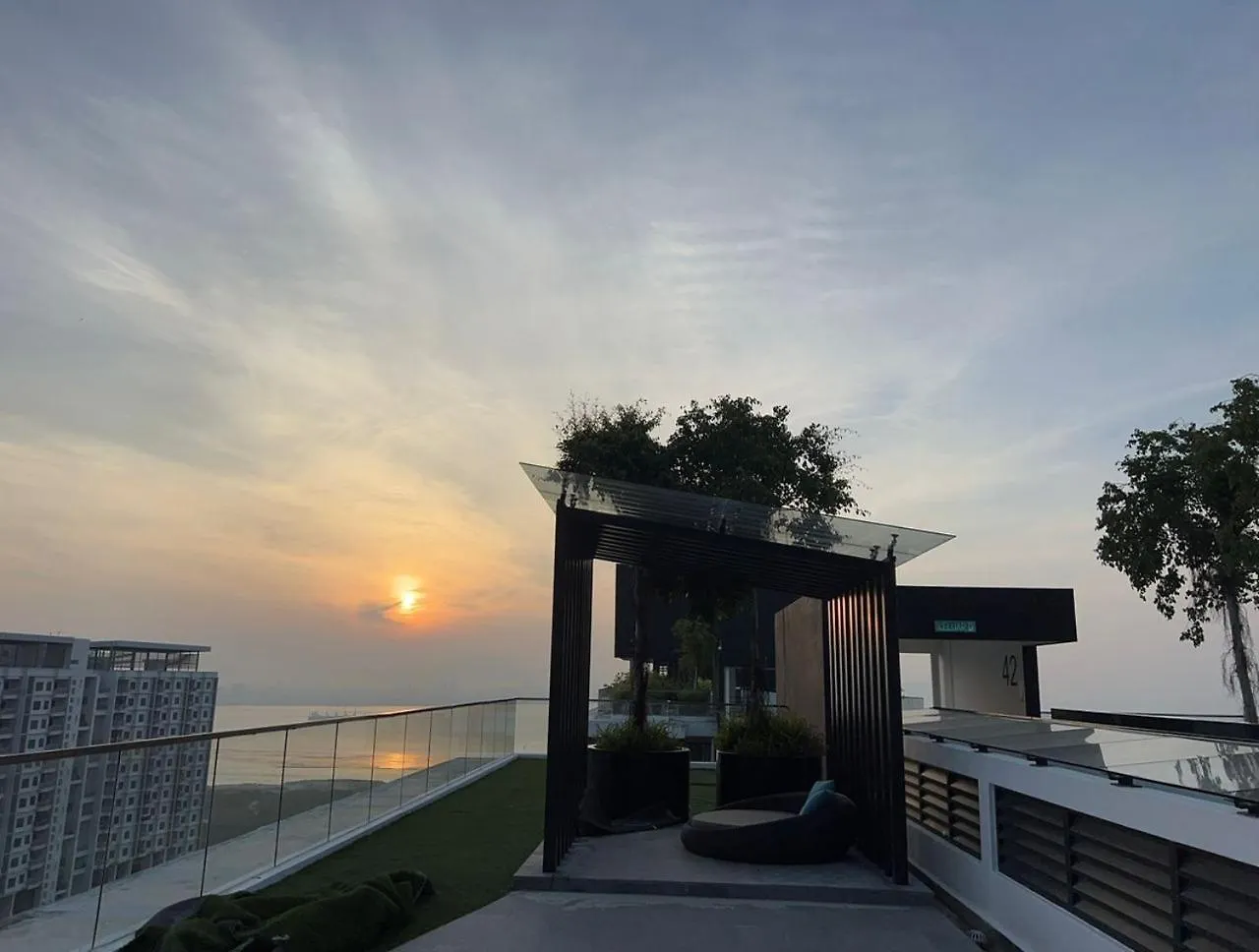 158 Urban Suites Georgetown Penang Affordable Family Cozy Experience With Sea & City View Jelutong 0*,  Ma­lay­sia
